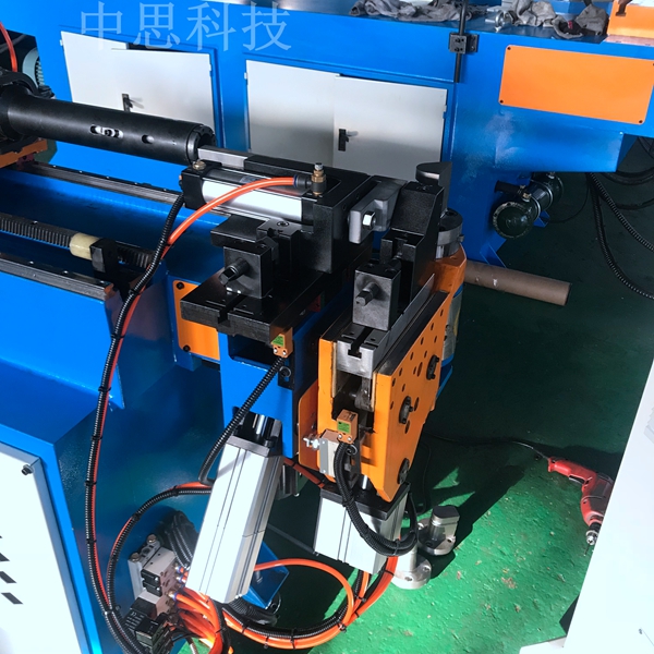 液壓彎管機(jī)使用方法